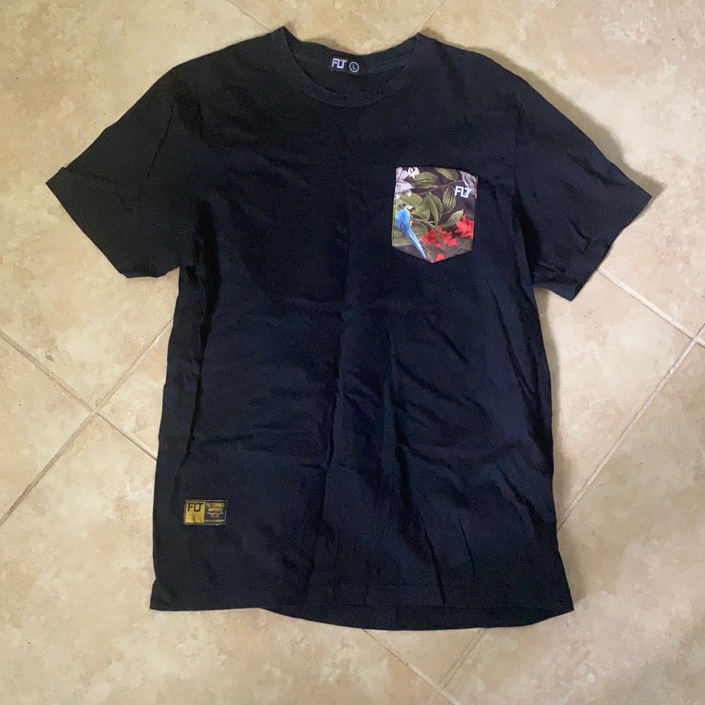 Men’s pocket accent shirt